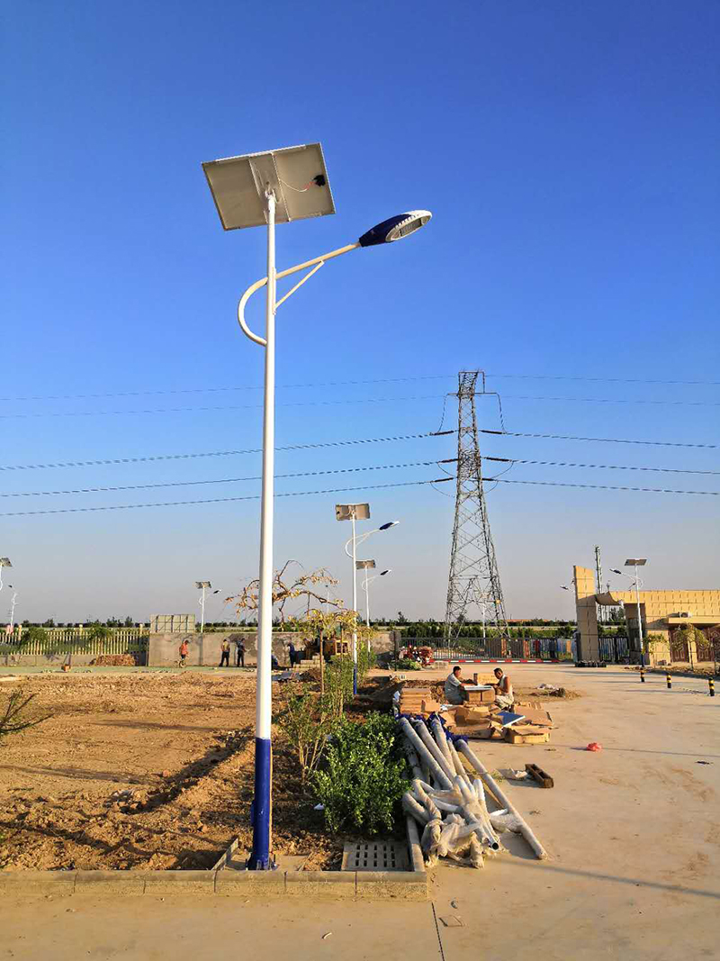 太陽(yáng)能路燈圖片